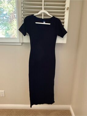 Old Navy Black Short-Sleeve Maxi Dress